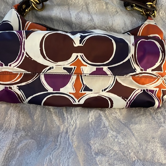 Coach Ashley scarf print hobo convertible purse - Picture 3 of 9